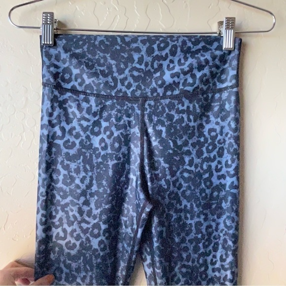 ZYIA Brilliant Cheetah Leopard‎ Print Scrunch Butt Leggings Blue Black - Picture 9 of 12